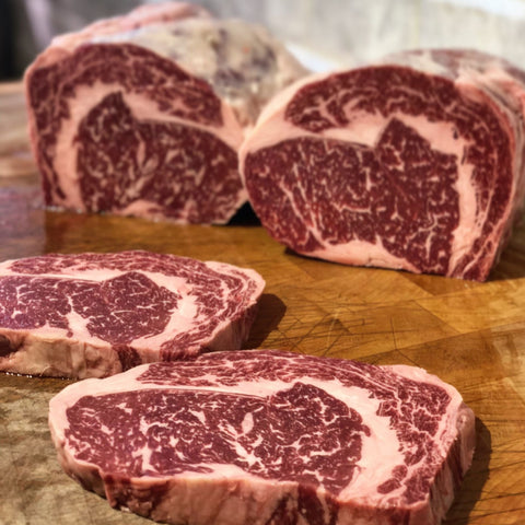 Rib Eye Wagyu BMS 5+ Snake River Farms USA, ωμό premium American Wagyu με φυσική μαρμάρωση και πλούσια γεύση, ιδανικό για grill ή BBQ, από το Siakos.gr