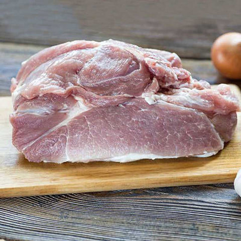 Σπάλα με οστό από ελληνικό μαύρο χοίρο ελευθέρας βοσκής